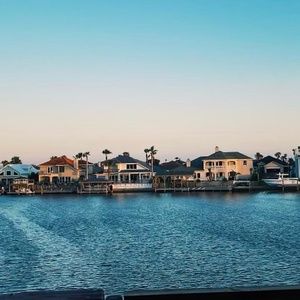 Meet your Posher, Ale